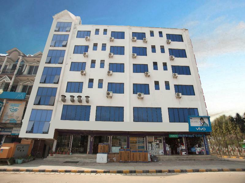 Oyo 343 Pop Life Hotel Banke Kültér fotó