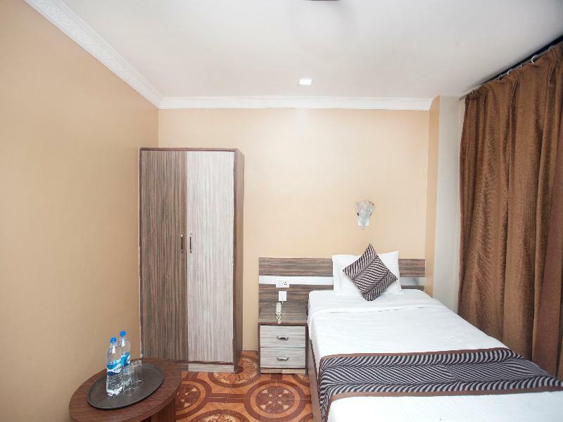 Oyo 343 Pop Life Hotel Banke Kültér fotó